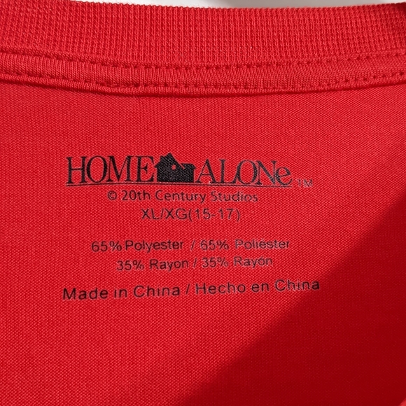 Home Alone Kevin McCallister Christmas Graphic Short Sleeve Shirt, Size XL, NWT - Picture 3 of 3